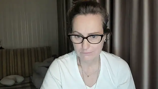 lauraoven online show from 6, 2, 2025