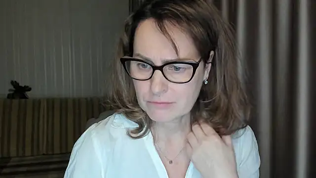 lauraoven online show from 25, 2, 2025