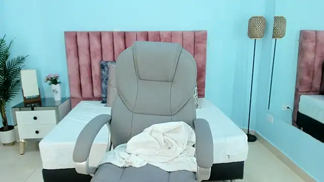 tati saldarriaga online show from 11, 2, 2026