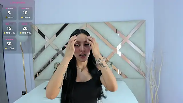 tati saldarriaga online show from 18, 11, 2025