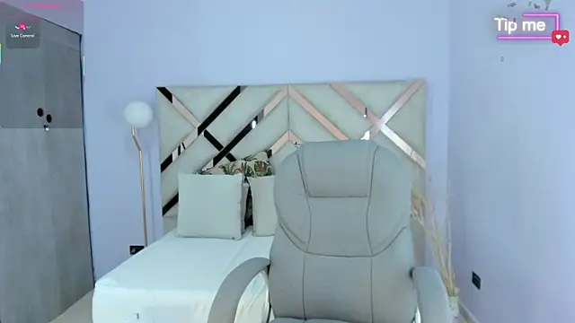 tati saldarriaga online show from 19, 11, 2025