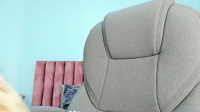 tati saldarriaga online show from 23, 2, 2026