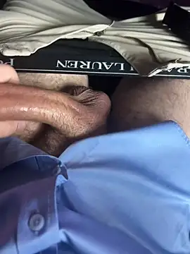 Snapshot of JohnnyBigShot chatting on 5, 3, 2025 JohnnyBigShot online show from 5, 3, 2025