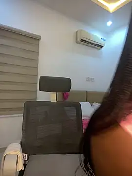 Snapshot of Sweetbootty chatting on 3, 10, 2025 Sweetbootty online show from 3, 10, 2025