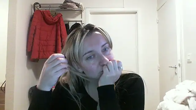 SusanCurt online show from 1, 12, 2025