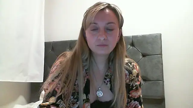 SusanCurt online show from 5, 11, 2025