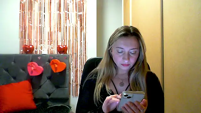 SusanCurt online show from 12, 2, 2026