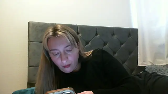 SusanCurt online show from 19, 10, 2025