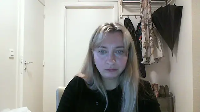 SusanCurt online show from 24, 10, 2025