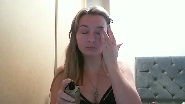 SusanCurt online show from 21, 10, 2025