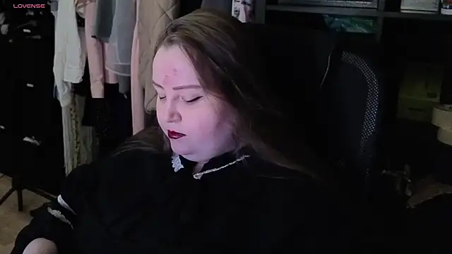 EMMA  CONNOR online show from 17, 10, 2025