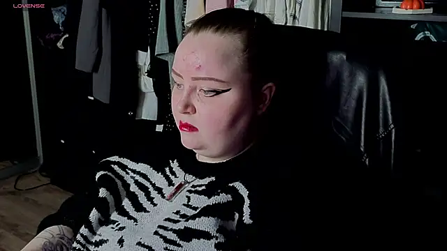 EMMA  CONNOR online show from 31, 10, 2025