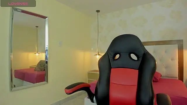 clarisKlein online show from 8, 4, 2026