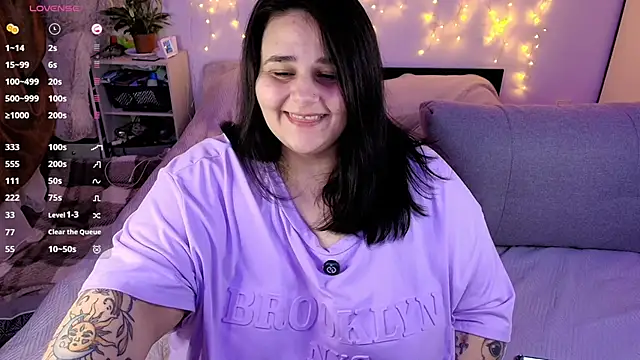 naughtykiss online show from 4, 4, 2026