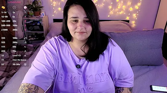 naughtykiss online show from 8, 4, 2026