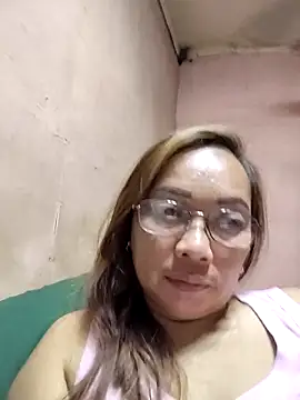 Snapshot of asianwet4u chatting on 11, 11, 2025 asianwet4u online show from 11, 11, 2025