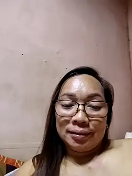 asianwet4u online show from 11, 4, 2026