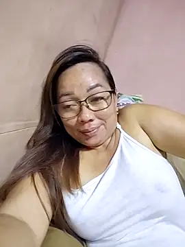 asianwet4u online show from 5, 4, 2026