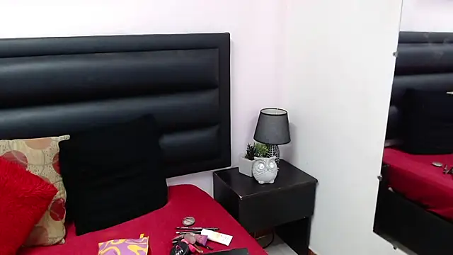 Snapshot of sensual_nataliee chatting on 27, 11, 2025 sensual nataliee online show from 27, 11, 2025