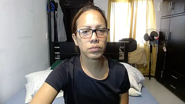 sensual nataliee online show from 5, 3, 2025