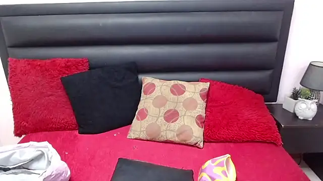 Snapshot of sensual_nataliee chatting on 26, 11, 2025 sensual nataliee online show from 26, 11, 2025