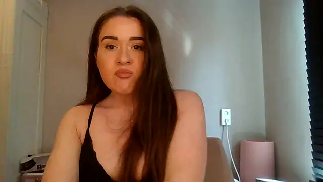 Snapshot of avajade chatting on 10, 11, 2025 avajade online show from 10, 11, 2025