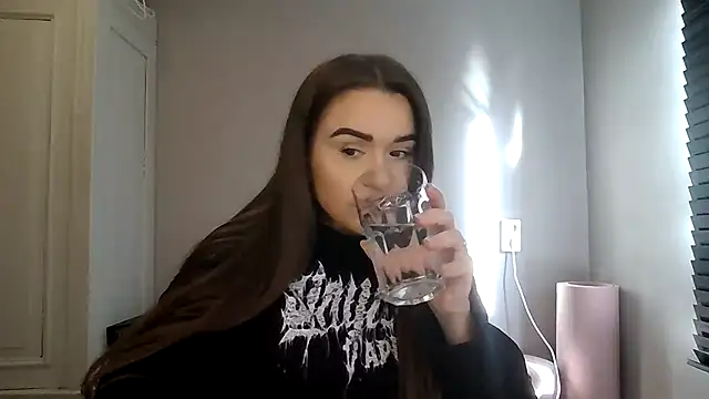 Snapshot of avajade chatting on 21, 11, 2025 avajade online show from 21, 11, 2025