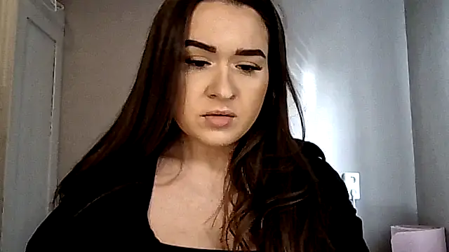 Snapshot of avajade chatting on 17, 11, 2025 avajade online show from 17, 11, 2025