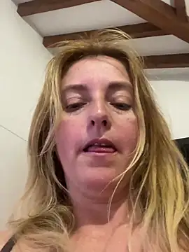 moniquerainx online show from 20, 4, 2026