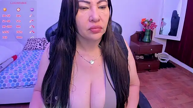 esmeralda milf online show from 15, 10, 2025