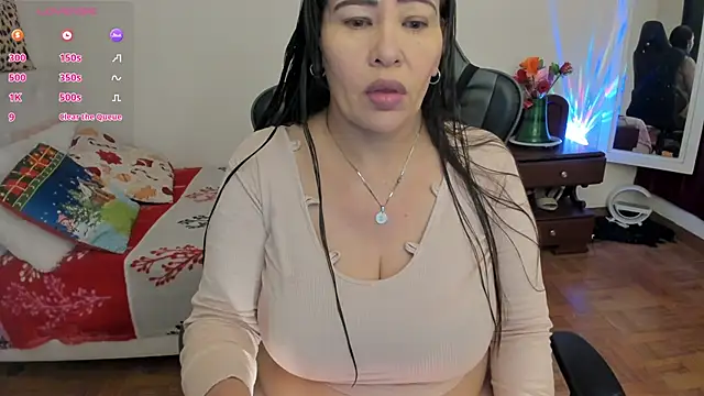 esmeralda milf online show from 16, 12, 2025