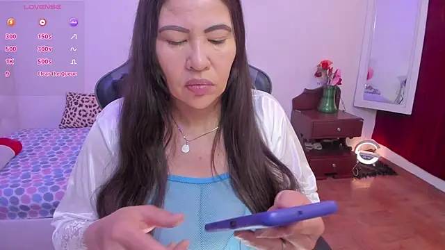 esmeralda milf online show from 7, 10, 2025