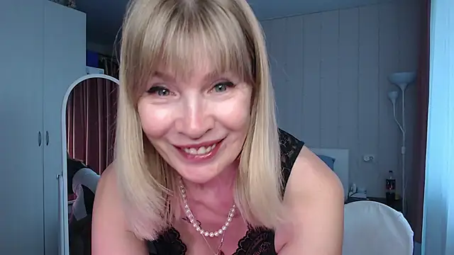 JuliaVilnet online show from 15, 5, 2026