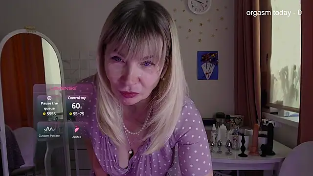 JuliaVilnet online show from 11, 3, 2025