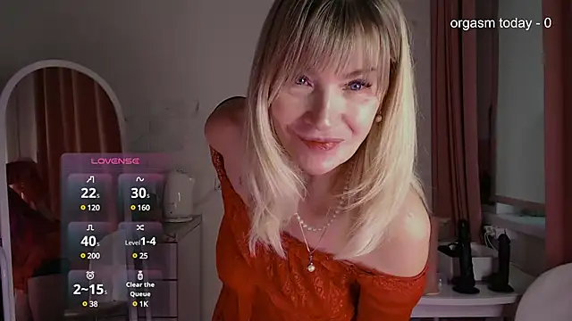 JuliaVilnet online show from 22, 2, 2025