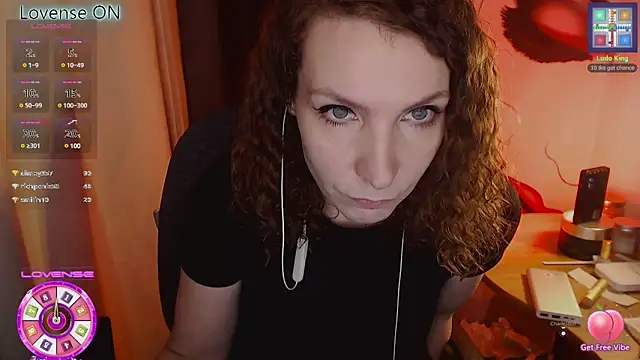 JohansonKatie online show from 26, 2, 2025