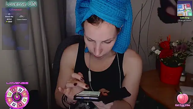 JohansonKatie online show from 19, 2, 2025