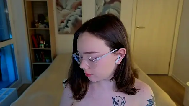 Snapshot of MilenaSaint chatting on 6, 5, 2026 MilenaSaint online show from 6, 5, 2026