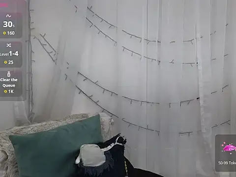 Snapshot of ninaa_fox chatting on 22, 4, 2026 ninaa fox online show from 22, 4, 2026