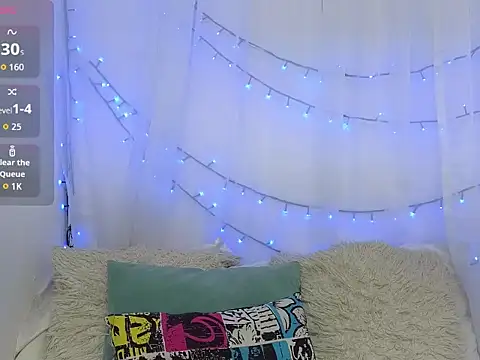 Snapshot of ninaa_fox chatting on 8, 5, 2026 ninaa fox online show from 8, 5, 2026