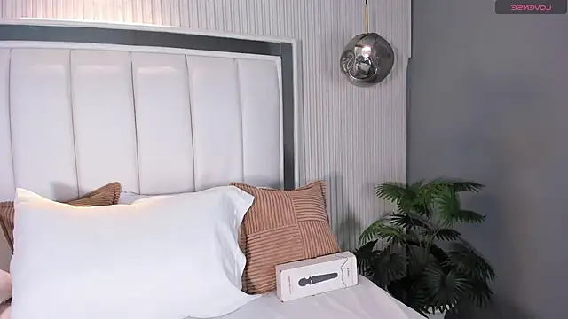 naughty flower18 online show from 13, 1, 2026