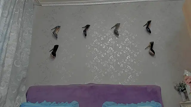 emilianna666 online show from 8, 1, 2025