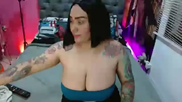 JEENEVIEVE online show from 22, 4, 2026