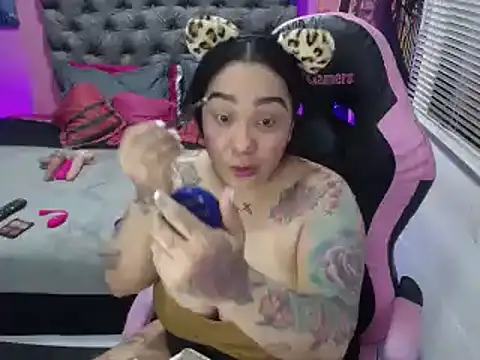 JEENEVIEVE online show from 11, 3, 2025