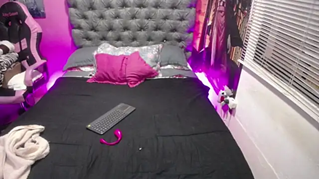 JEENEVIEVE online show from 30, 10, 2025