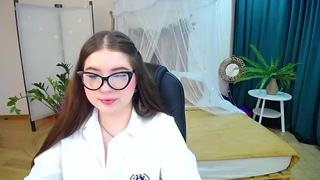 NicoleFoxery online show from 7, 3, 2025