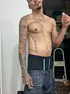 Prettyboiflaco online show from 8, 3, 2025
