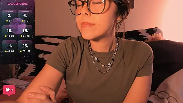 Evie-Luna online show from 5, 10, 2025