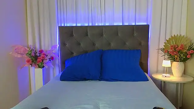 Snapshot of Ariana_Petite chatting on 30, 4, 2026 Ariana Petite online show from 30, 4, 2026