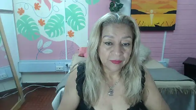 Snapshot of ZAMANTHA chatting on 5, 5, 2026 ZAMANTHA online show from 5, 5, 2026